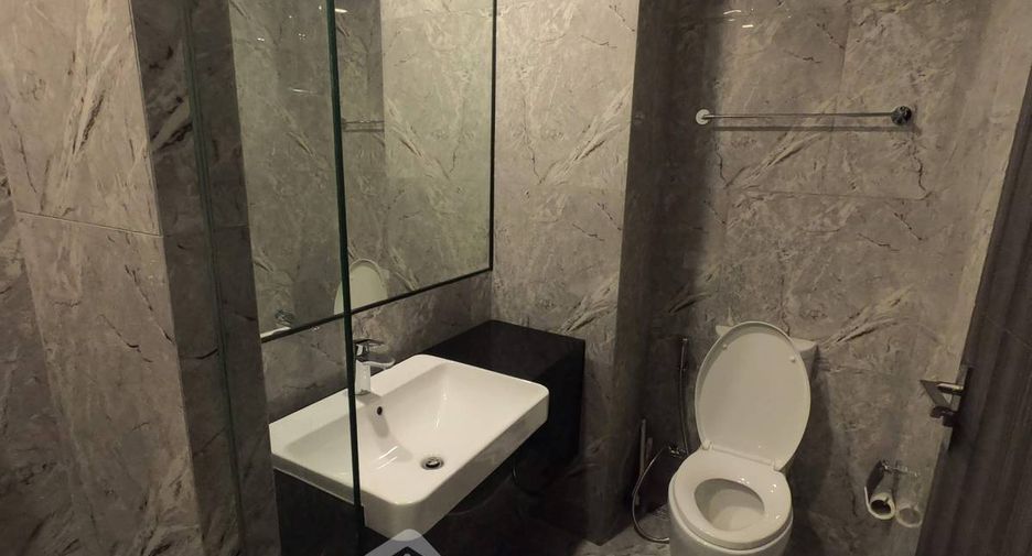 For sale 1 bed condo in Khlong Toei, Bangkok
