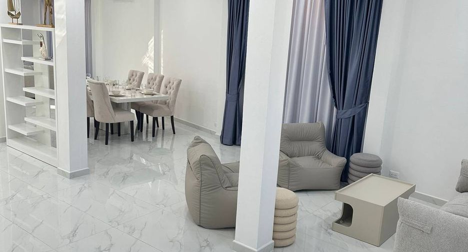 For sale 4 bedrooms house in Jomtien, Pattaya