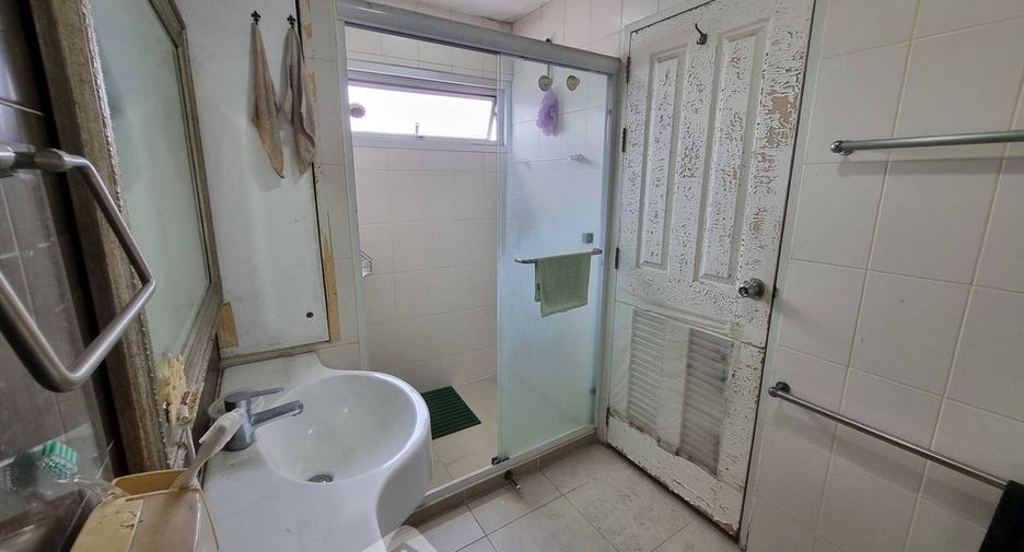 For rent and for sale 2 bedrooms condo in Bang Phlat, Bangkok