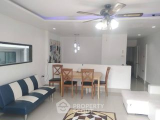 Reihenhaus zur Miete und zum Kauf mit 5 Zimmer in Bang Lamung, Chonburi