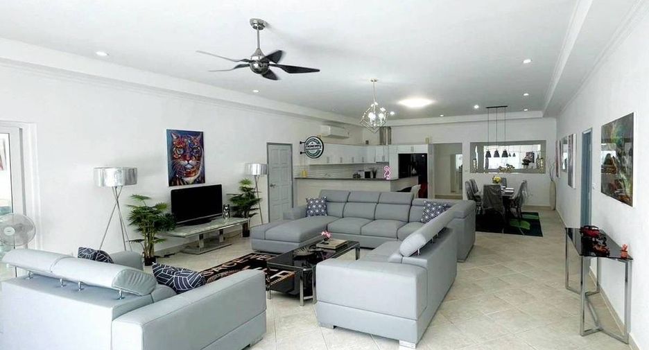 For rent and for sale 10 bedrooms villa in Pratumnak, Pattaya