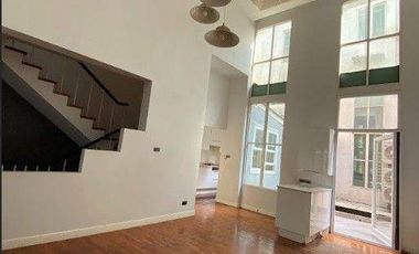 Casa adosada en alquiler y en venta de 4 habitaciones en Watthana, Bangkok