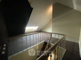 For rent and for sale 4 bedrooms townhouse in Watthana, Bangkok