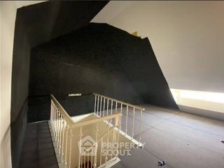 For rent and for sale 4 bedrooms townhouse in Watthana, Bangkok