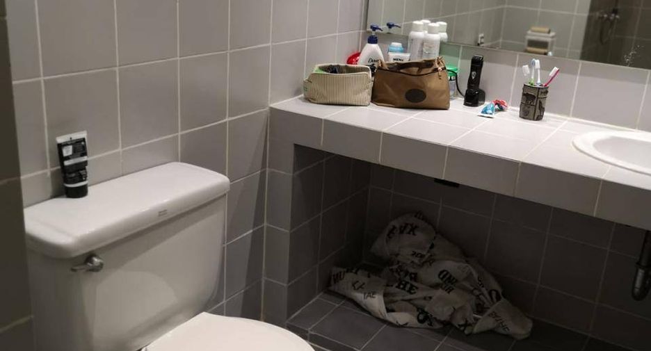 For rent and for sale 1 bed condo in Watthana, Bangkok