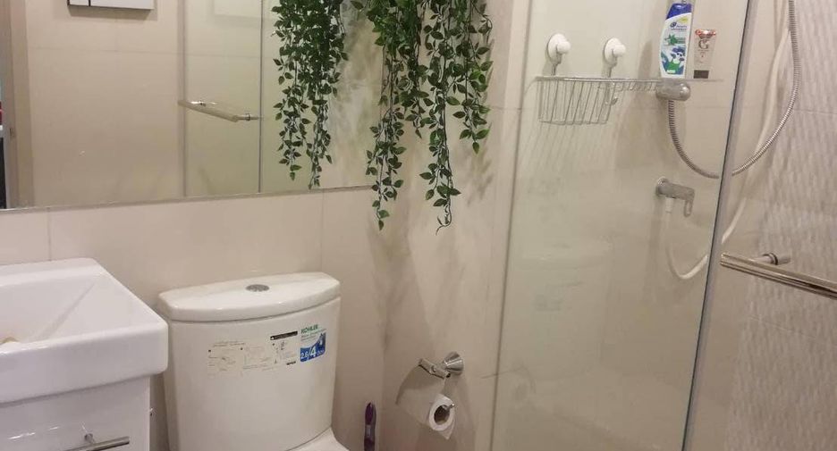 For sale 1 bed condo in Khlong Toei, Bangkok
