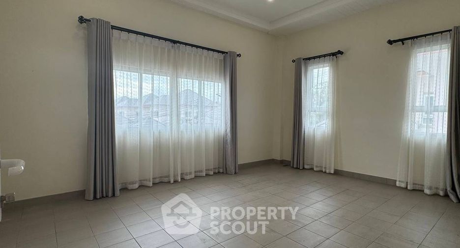 Haus zum Kauf mit 4 Zimmer in Huay Yai, Pattaya