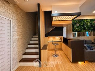 For sale 5 bedrooms condo in Yan Nawa, Bangkok