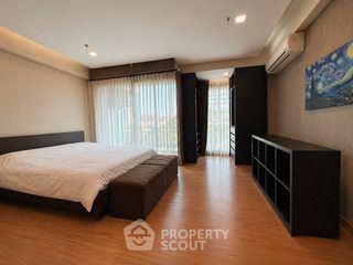 For sale 5 bedrooms condo in Yan Nawa, Bangkok
