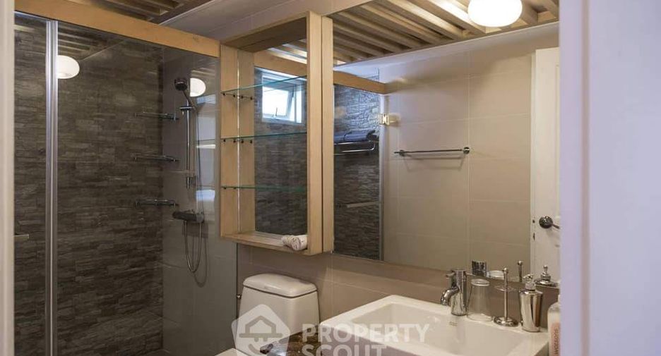 For sale 2 bedrooms condo in Huai Khwang, Bangkok