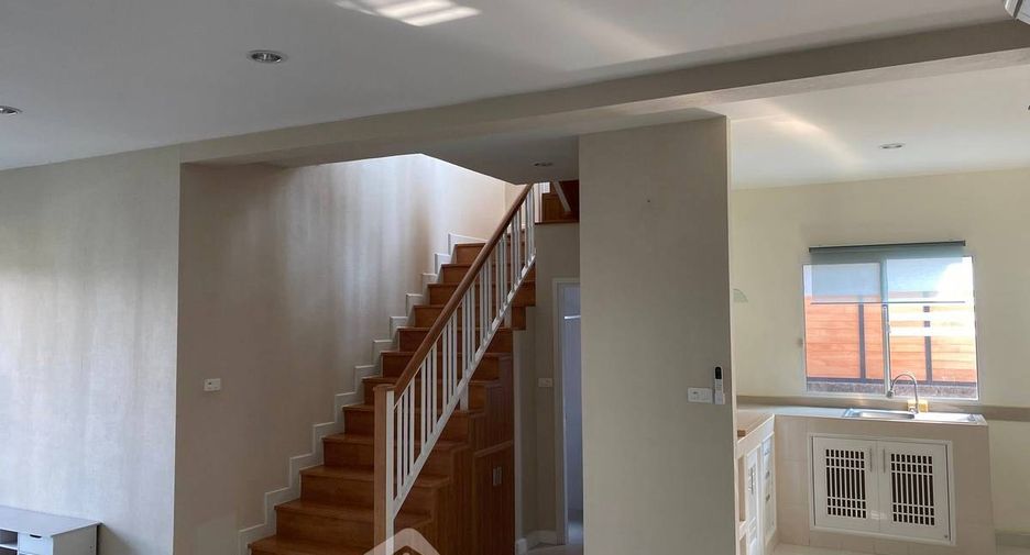 For sale 3 bedrooms house in Suan Luang, Bangkok