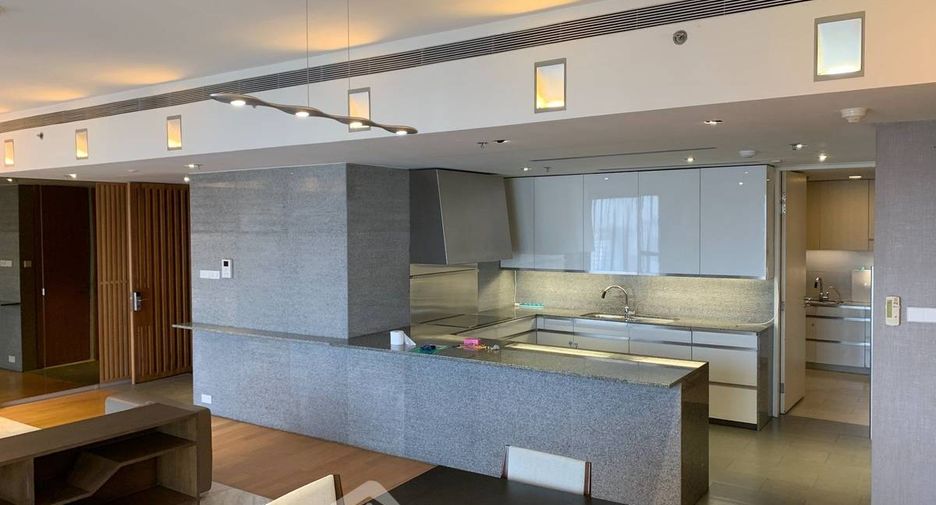 For sale 3 bedrooms condo in Sathon, Bangkok