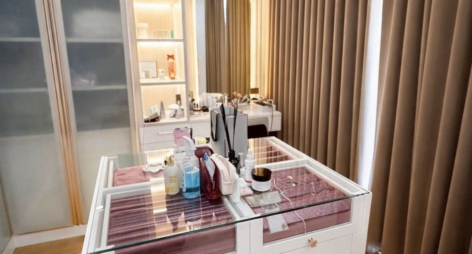For sale 4 bedrooms condo in Bang Kho Laem, Bangkok