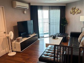 À vendre 2 chambres condo à Huai Khwang, Bangkok