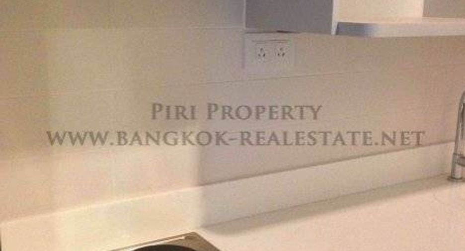 For sale 2 bedrooms condo in Huai Khwang, Bangkok
