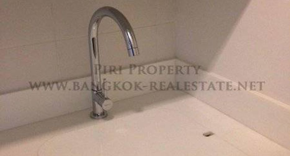 For sale 2 bedrooms condo in Huai Khwang, Bangkok