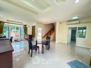 Haus zum Kauf mit 3 Zimmer in Si Racha, Chonburi