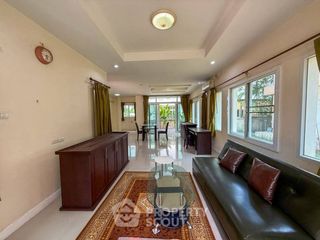 Haus zum Kauf mit 3 Zimmer in Si Racha, Chonburi