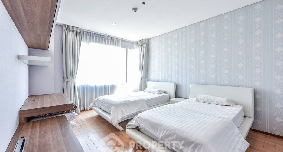 For sale 2 bedrooms condo in Khlong San, Bangkok
