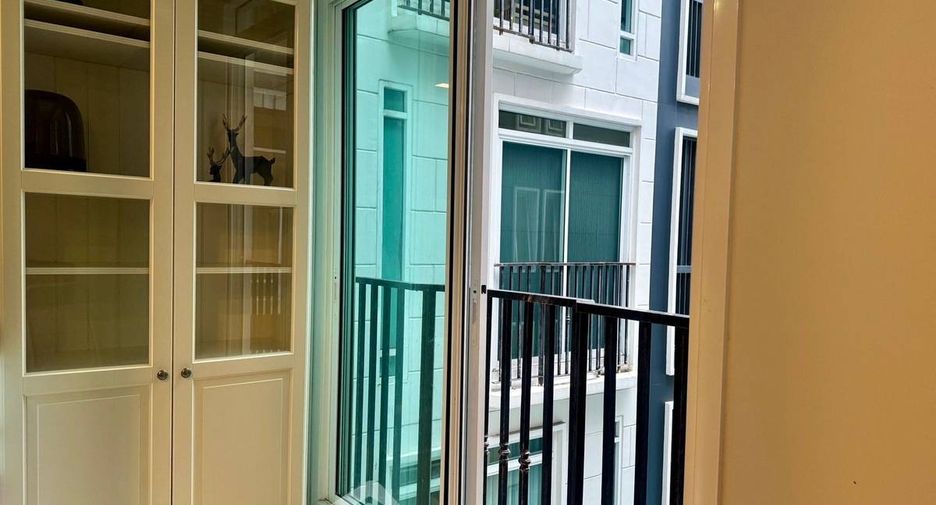Condo en venta de 2 habitaciones en Yan Nawa, Bangkok
