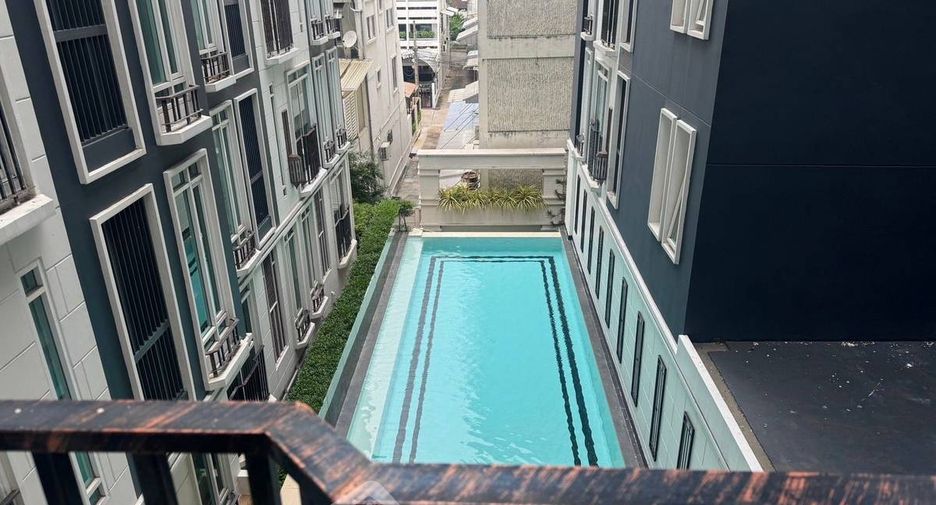Condo en venta de 2 habitaciones en Yan Nawa, Bangkok
