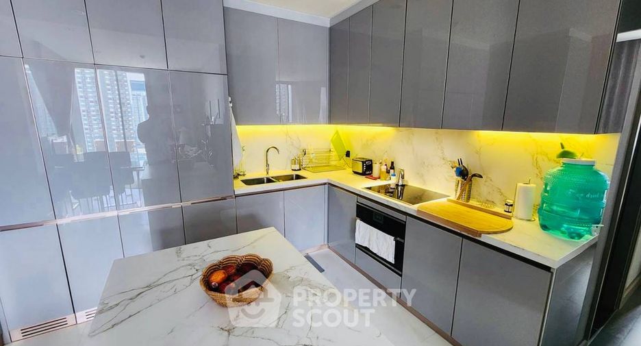 For sale 2 bedrooms condo in Watthana, Bangkok