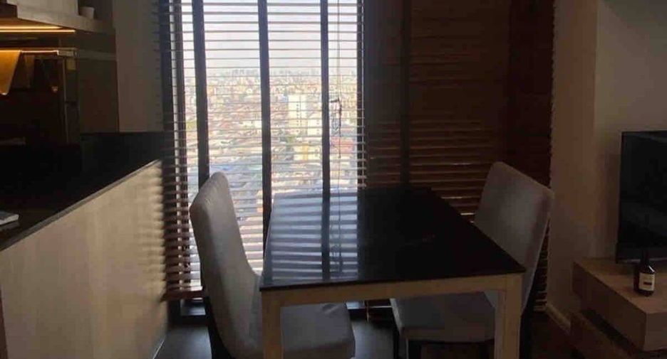 For sale 1 bed condo in Huai Khwang, Bangkok