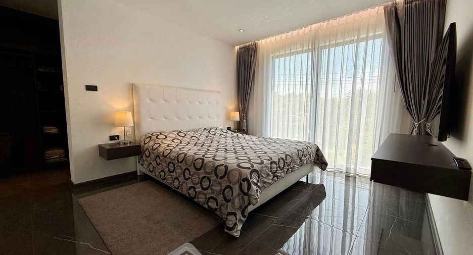 For sale 3 bedrooms villa in East Pattaya, Pattaya