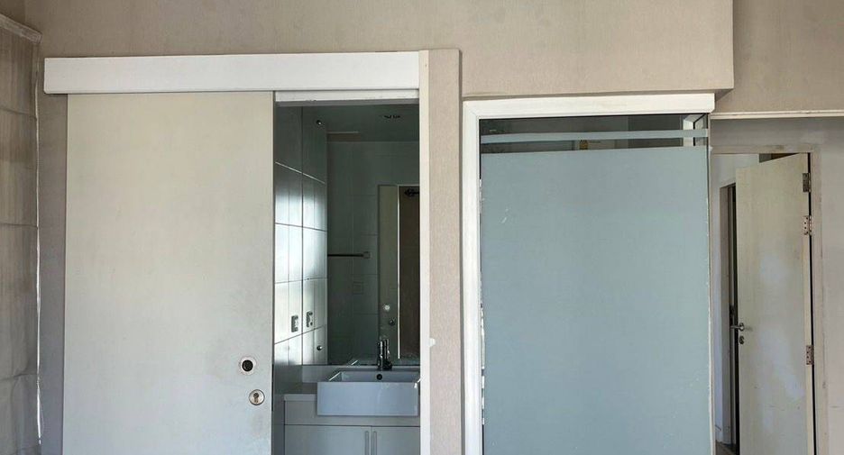 For sale 2 bedrooms condo in Sathon, Bangkok