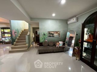 Haus zum Kauf mit 3 Zimmer in Si Racha, Chonburi