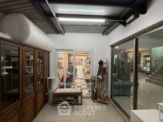Haus zum Kauf mit 3 Zimmer in Si Racha, Chonburi
