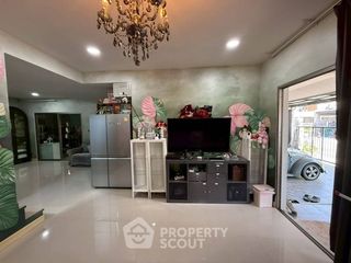 Haus zum Kauf mit 3 Zimmer in Si Racha, Chonburi