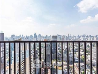 For sale 3 bedrooms condo in Watthana, Bangkok