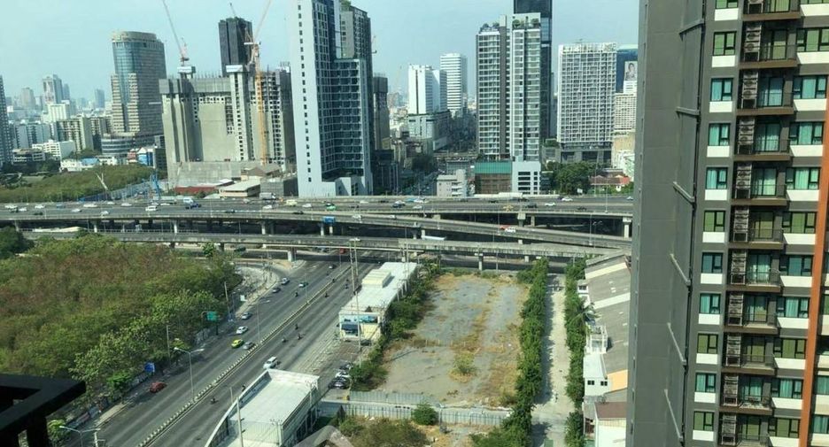 For sale 2 bedrooms condo in Watthana, Bangkok