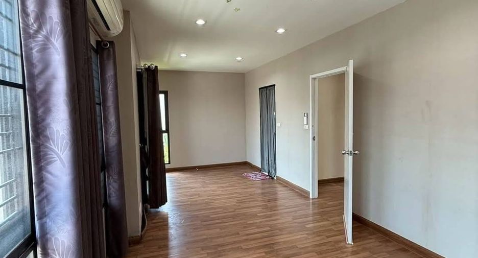 For sale 3 bedrooms house in Suan Luang, Bangkok