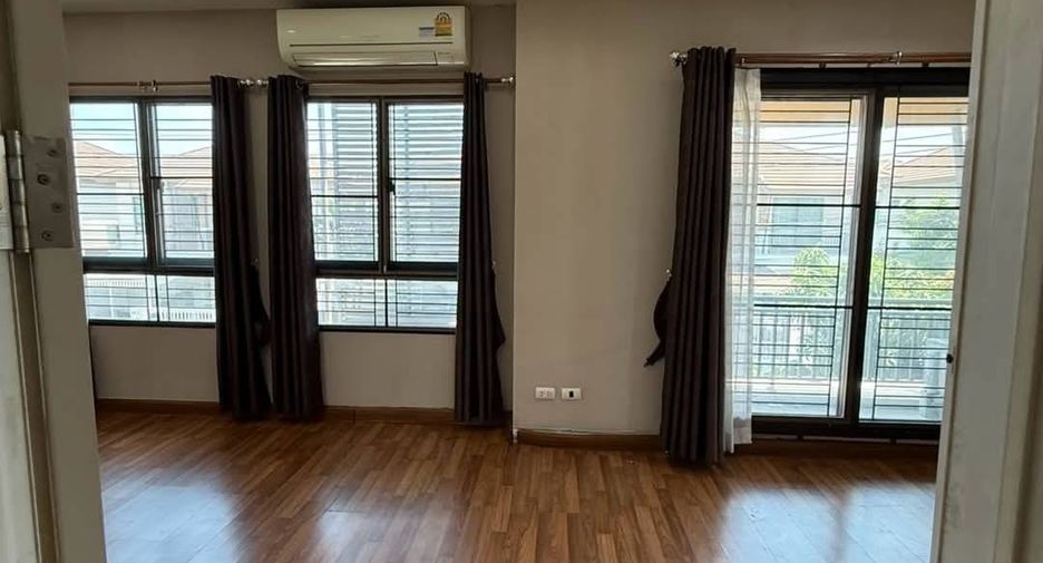 For sale 3 bedrooms house in Suan Luang, Bangkok