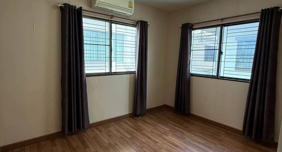 For sale 3 bedrooms house in Suan Luang, Bangkok