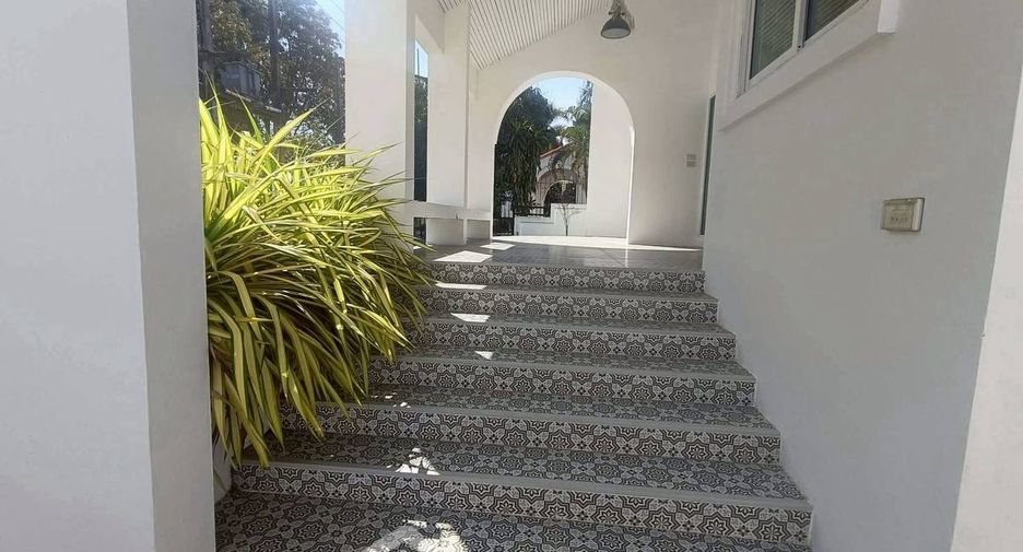 For sale 3 bedrooms villa in Jomtien, Pattaya