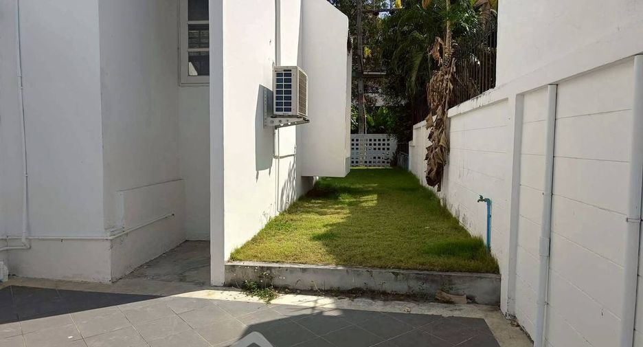 For sale 3 bedrooms villa in Jomtien, Pattaya