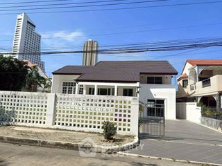 For sale 3 bedrooms villa in Bang Lamung, Chonburi