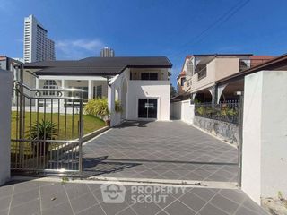 For sale 3 bedrooms villa in Bang Lamung, Chonburi