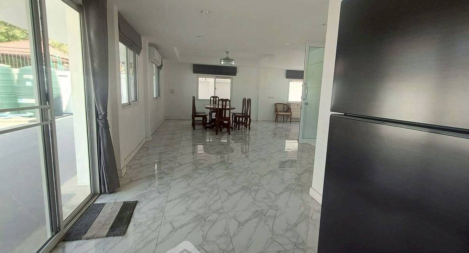 For sale 3 bedrooms villa in Jomtien, Pattaya