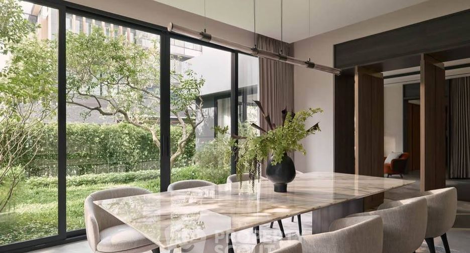 For sale 5 bedrooms apartment in Khlong Toei, Bangkok