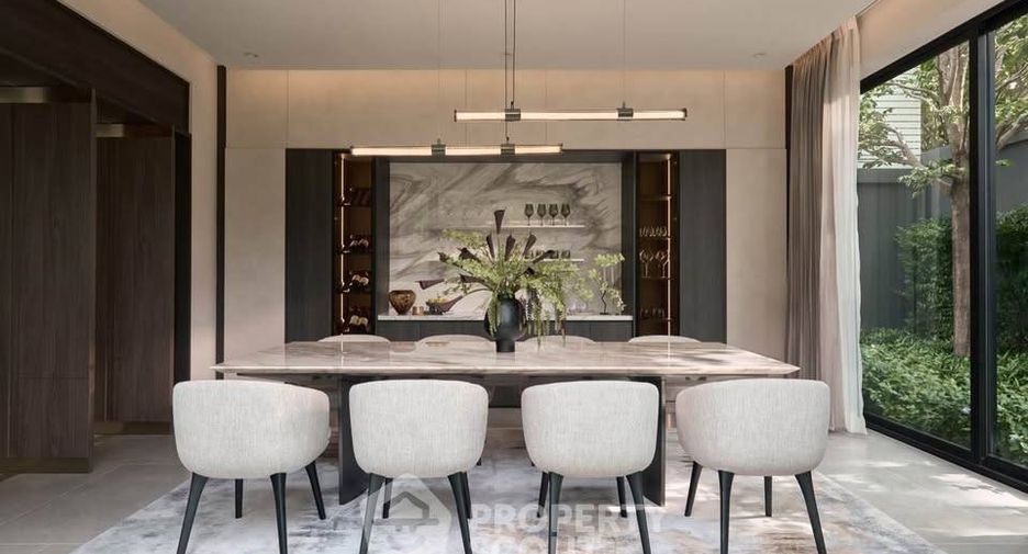 For sale 5 bedrooms apartment in Khlong Toei, Bangkok