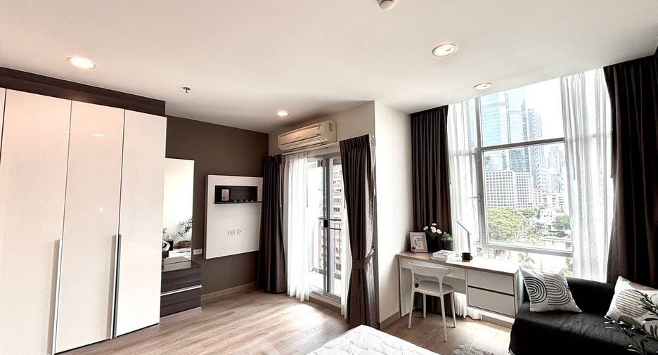 For sale 1 bed condo in Sathon, Bangkok