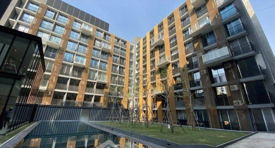 For sale 1 bed condo in Khlong Toei, Bangkok