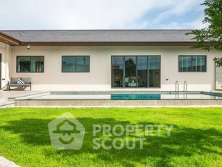 Villa en alquiler y en venta de 5 habitaciones en Bang Lamung, Chonburi
