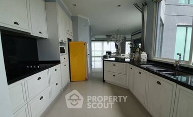 For sale 3 bedrooms condo in Jomtien, Pattaya