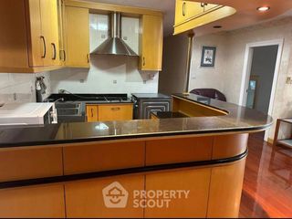 For sale 3 bedrooms condo in Khlong Toei, Bangkok