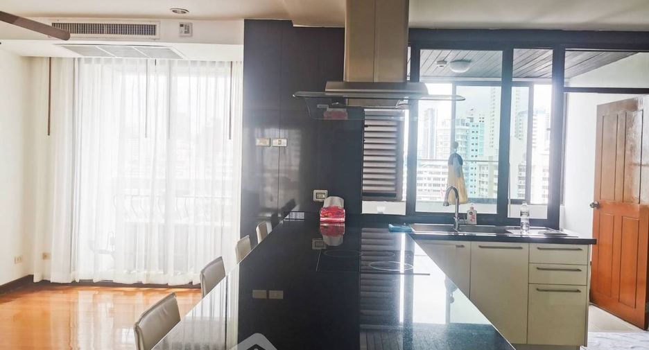 For sale 3 bedrooms condo in Watthana, Bangkok